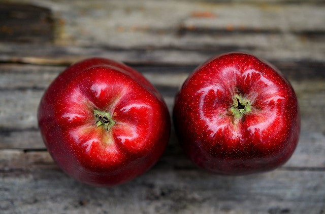 Two red apples 